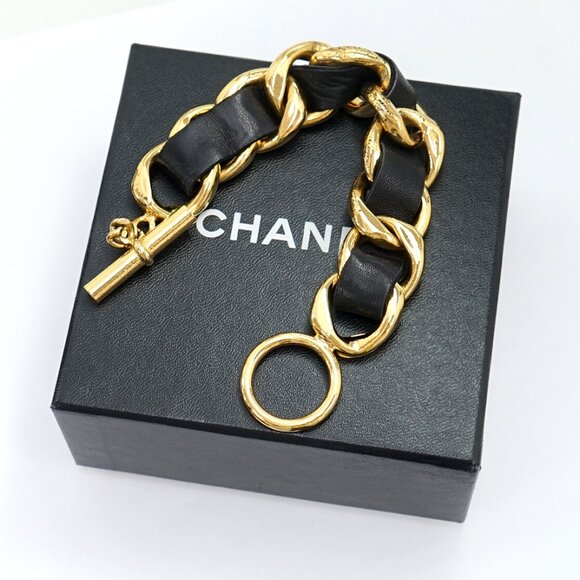 CHANEL CC Logo Toggle Black Leather Bracelet 7.8" Gold Tone 26 Auth w/Box l11417 - Picture 7 of 15